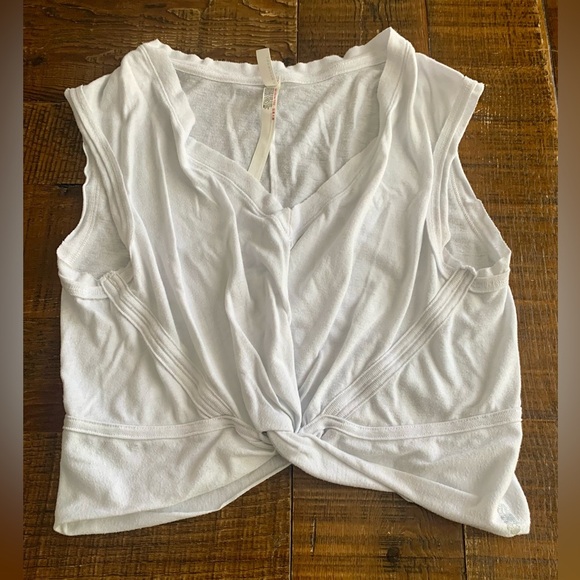 Free People Tops - Free People Movement Sleeveless Knotted Cropped Shirt- Small